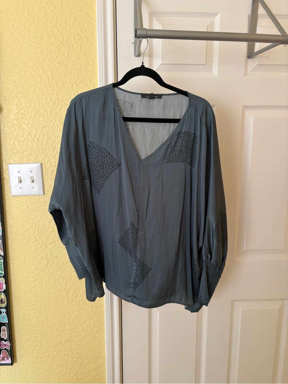 Grade & Gather Gray V-Neck Women's Blouse - Lightweight Relaxed Fit